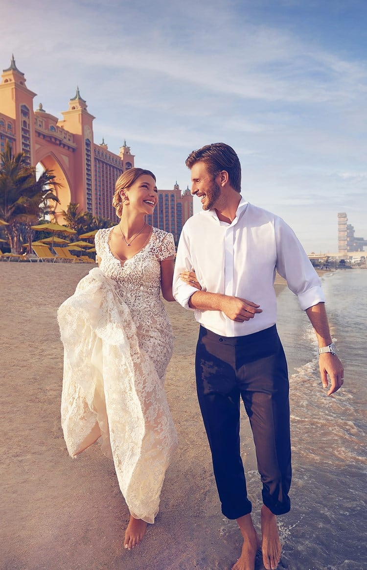 Married couple infront of Atlantis The Palm in Dubai