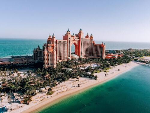 atlantis-the-palm-hotels-in-dubai-can-reopen-beaches-but-must-adhere-to-new-safety-guidelines-1